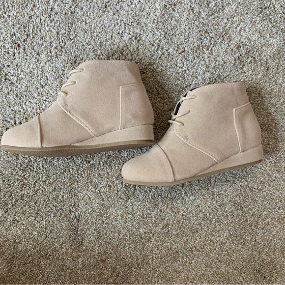 SweetHoney nwot Beige Lace-Up Ankle Boots - Picture 3 of 7